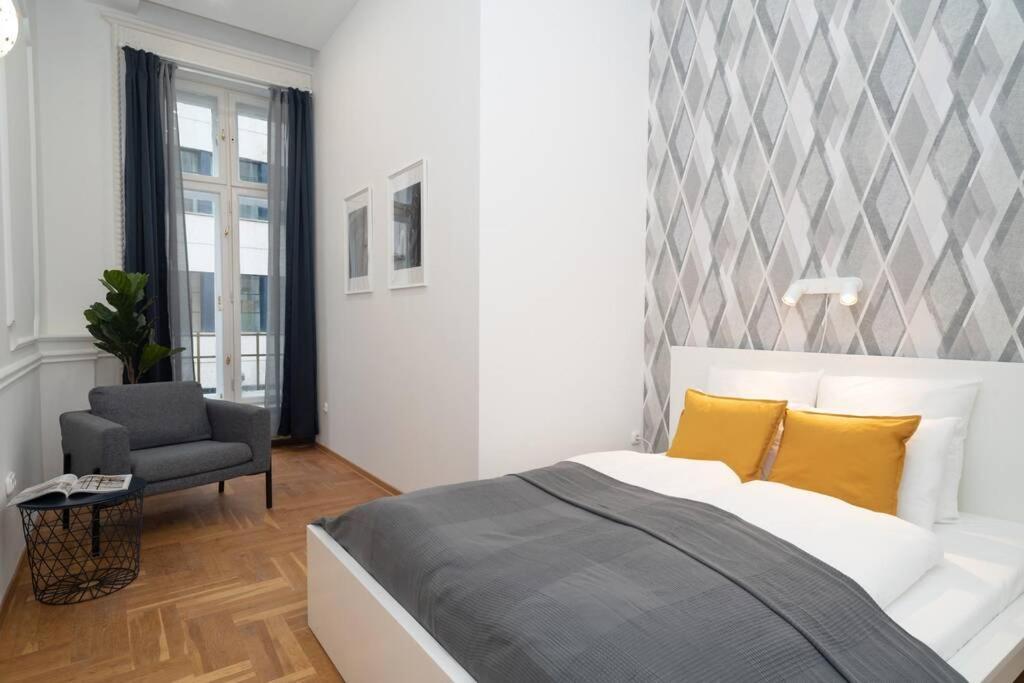 Best Located, 150 M2 5 Bedrooms Apt., Budapeste Exterior foto