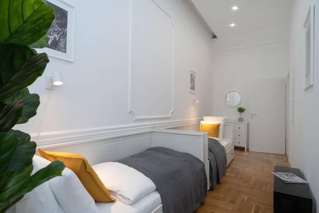 Best Located, 150 M2 5 Bedrooms Apt., Budapeste Exterior foto