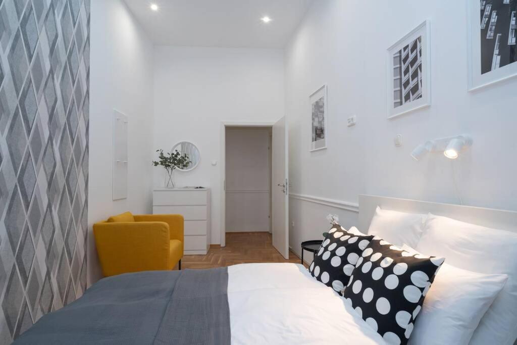 Best Located, 150 M2 5 Bedrooms Apt., Budapeste Exterior foto